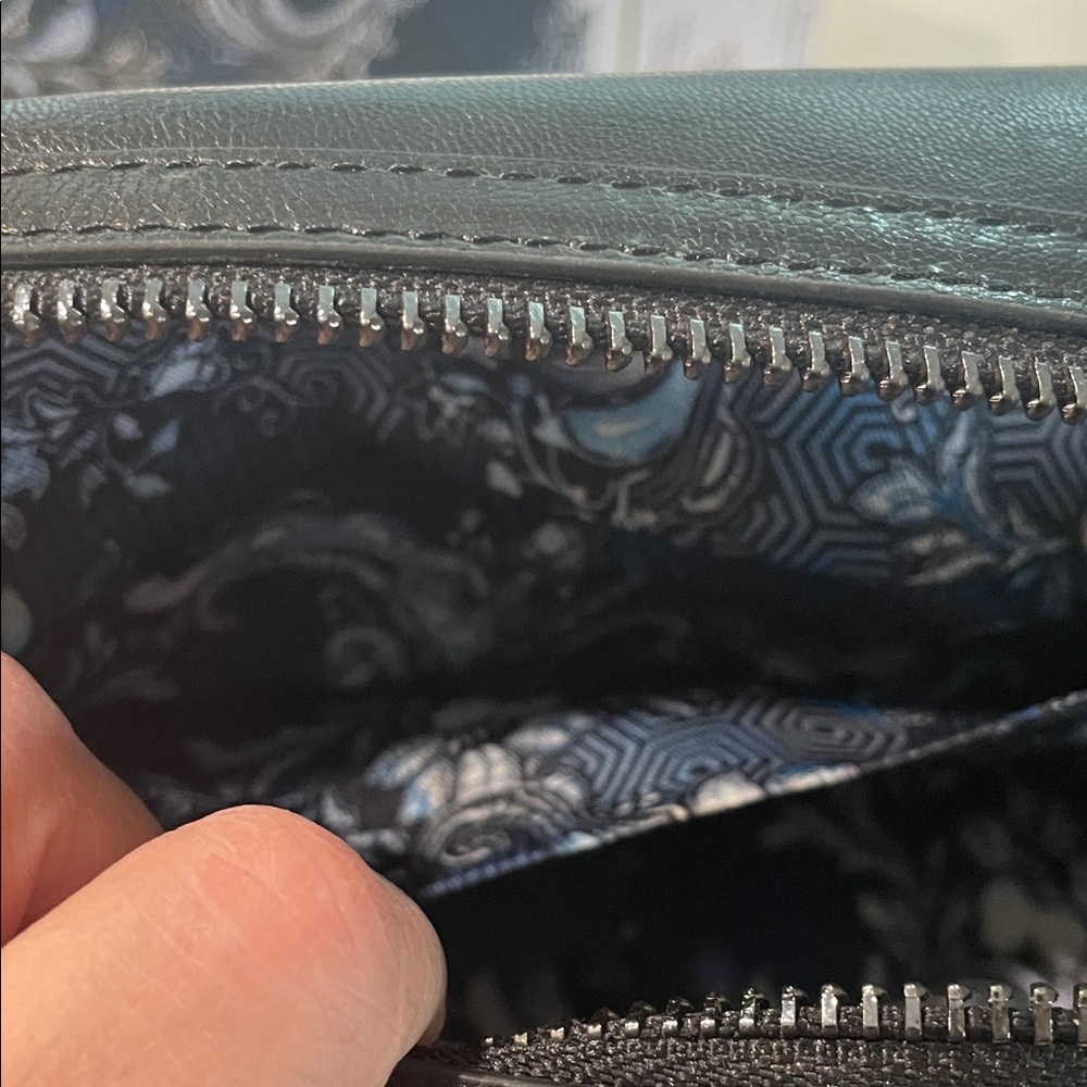 Robert Graham Black Leather Toiletry Kit - Picture 9 of 10